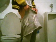 健身俱乐部偷拍来跳健美操的少妇有几个身材还可以