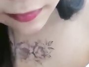 骚气美少妇床上全裸道具JJ抽插自慰呻吟诱惑