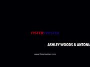 第一次享受到拳头插入阴道里带来的高潮