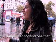 在街上撸男人鸡巴的大胆女孩.