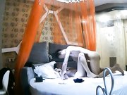 性感短裙美女和公司新来的帅小伙下班酒店啪啪