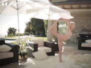 哥伦比亚大学艺术系系花周末家中发浪轻抚白虎逼直至高潮颤抖