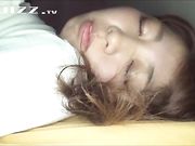 粉嫩美女大学生约会网友被迷倒无套内喷