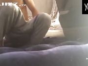 表哥最近傍上一个富姐 做爱还要润滑剂