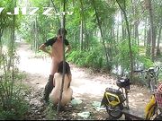 史诗级野战 在乡间小路上玩车震