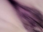 黑丝人妻自慰不过瘾 对着镜子抠骚逼