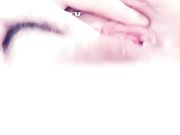 极品白皙大胸粉B的萝莉自慰到潮吹喷尿