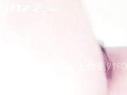 极品白皙大胸粉B的萝莉自慰到潮吹喷尿