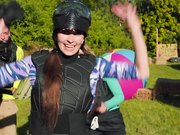 枪战游戏后享受苗条熟女的美穴