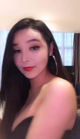 网红美女道具JJ自慰性感翘臀很是诱惑