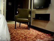 富家公子哥高价约个艺校拜金大学生美女酒店玩轻SM调教皮靴