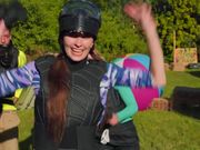 枪战游戏后享受苗条熟女的美穴.