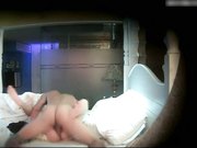 猥琐小青年与长发漂亮妹子开房造爱按倒扒光强行进入