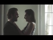 被强烈性高潮淹没的窗前少妇