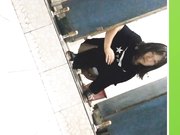 当面对着妹子拍系列妹子洗手间里面原来这么热闹