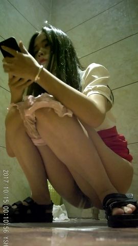 云上会所厕拍系列各色长腿大胸美女不是一般的骚气.