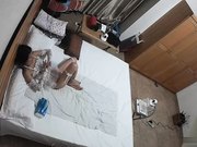 家庭摄像头偷窥大肚腩胖叔和情趣内衣媳妇玩毒龙舔得非常专业