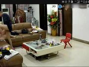 家庭网络摄像头破解大意哥又和媳妇在客厅啪啪叫床呻吟还不错