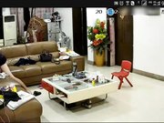 家庭网络摄像头破解大意哥又和媳妇在客厅啪啪叫床呻吟还不错