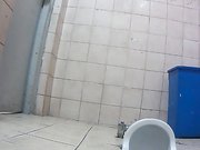 思密达蹲厕固定背杀美女大屁股