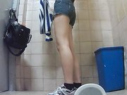 思密达蹲厕固定背杀美女大屁股