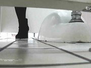 高级餐厅隐蔽的针孔服务员和顾客方便菊花私处一览无余