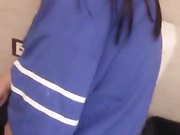 小混混骗了个没长几根毛的大胸妹酒店开房啪啪