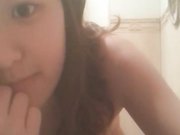 清纯的女大学生唯美小可爱露脸洗澡秀身材不错小腿很长