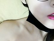 苗条骚气眼镜妹白色网袜深喉口交骑乘后入最后射在肚子上