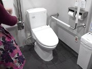 爆乳美女援交富二代公园野餐露出公共卫生间啪啪