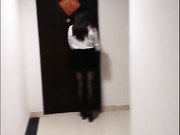 性感网红美女演绎黑丝高跟短裙白衬衫女老师下班被色学生跟踪回家摸腿