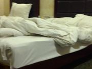 胖叔高铁结识公务员人妻少妇异地约炮到酒店开房草完射她脸上