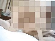 朋友剛大清純漂亮美女微信聊了一段時間後順利約到酒店