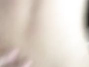 中午开车接漂亮小情人下班路边车震环卫大爷还在旁边打扫卫生了