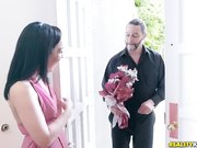 情人节3屌同入内衣少妇.