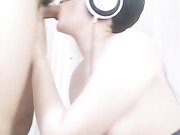 寂寞少妇制服诱惑脱光了被大哥吃奶玩逼主动上位求草