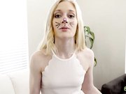 哥哥的大肉棒把兔女郎小粉穴插到淫水直流