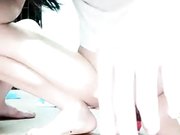 一大一小两个妹子大力塞穴秀轮流把罐装可乐瓶往小穴里塞很会玩