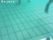 泳池偷拍美女游泳 完了再去更衣室偷拍美女洗澡