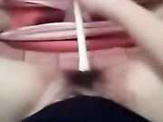 年轻白嫩小嫂子欲望很是强烈洗手间把牙刷都给玩坏了3