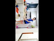 剧情演绎小姨子看见姐姐啪啪 厨房勾引姐夫后入3个人一起玩1