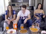 哥哥和女友还有妹妹一起看球赛妹妹一直骚扰哥哥把哥哥女友惹怒离开