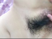 90后极品馒头逼白嫩美小女友大白天和男友宿舍嘿哟