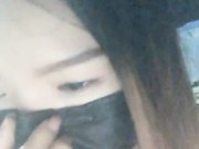 墨镜妹子深夜马路边双人啪啪 引擎盖上抱着操后入猛干深夜娇喘