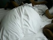 被灌醉的女同学被性侵犯