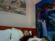 美女和网友见面吃饭喝多后被带到酒店慢慢脱掉内裤啪啪