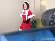 圣诞老人装舔嫩逼，摄像师大屌调教美女模特林慧