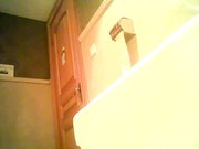 國內公廁偷窥系列：雪白大屁股看著絕對誘惑 露臉