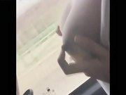 在公交车上小美女在后座摸乳呻吟