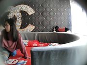 直接扑倒从上舔到下,各种姿势猛操,高潮时喜欢淫叫!